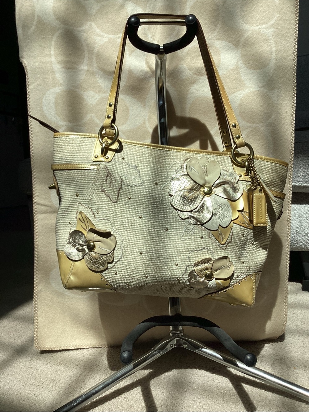 Coach Hamptons Floral Straw Tote Bag